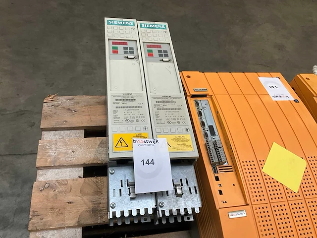 Siemens simovert mc 6se7016-1ta51-z drive (2x) - afbeelding 1 van  6