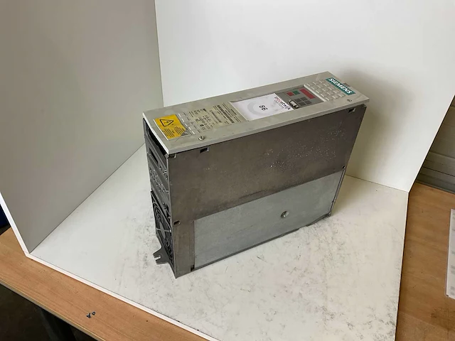 Siemens simovert vc 6se7021-8eb61-z frequentieregelaar / ac drive - afbeelding 1 van  5