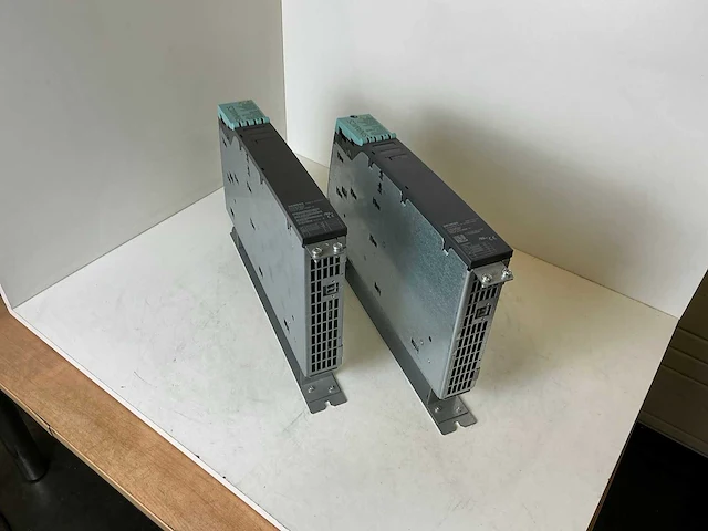 Siemens sinamics 6sl3100-1ae31-0ab0 braking module (2x) - afbeelding 1 van  5