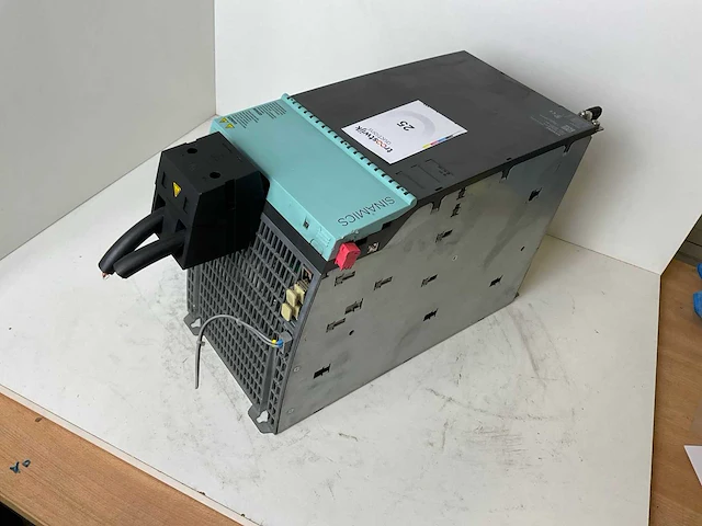 Siemens sinamics 6sl3120-1te28-5aa3 single motor module - afbeelding 4 van  4