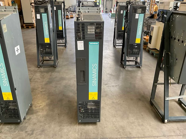 Siemens sinamics 6sl3310-1te33-8aa0 power module - afbeelding 2 van  8