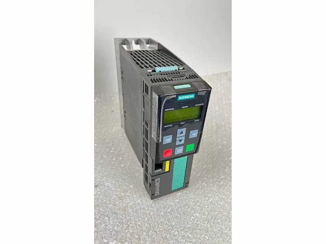 Siemens sinamics frequentieregelaar 2,2kw - afbeelding 4 van  11