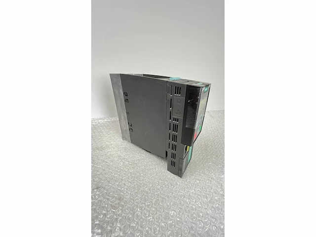 Siemens sinamics frequentieregelaar 2,2kw - afbeelding 8 van  11