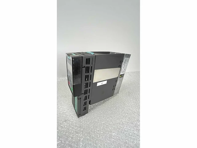Siemens sinamics frequentieregelaar 2,2kw - afbeelding 9 van  11