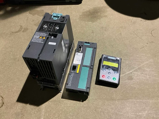 Siemens sinamics frequentieregelaar 2,2kw - afbeelding 11 van  11