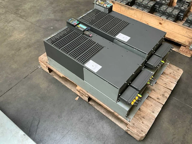 Siemens sinamics power module 240 6sl3224-0be37-5aa0 power module - afbeelding 1 van  6