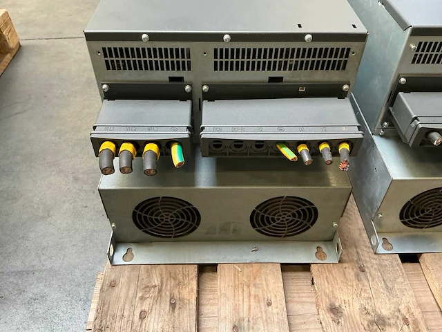 Siemens sinamics power module 240 6sl3224-0be37-5aa0 power module - afbeelding 4 van  6