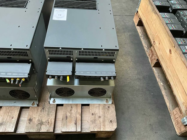 Siemens sinamics power module 340 6sl3210-1se31-1aa0 power module - afbeelding 3 van  7