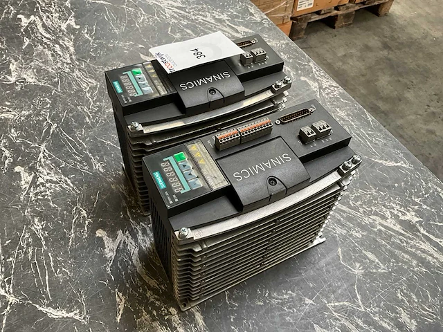 Siemens sinamics v60 frequentieregelaar (2x) - afbeelding 3 van  7