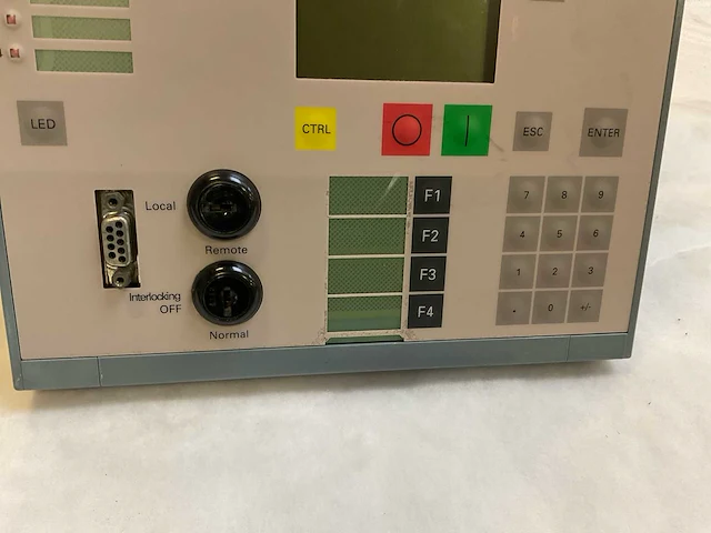 Siemens siprotec 7sj63 bedieningspaneel - afbeelding 3 van  9