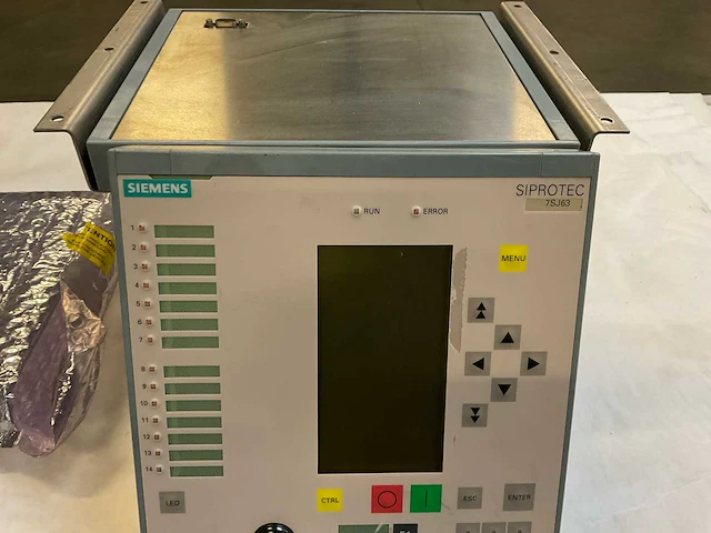 Siemens siprotec 7sj63 bedieningspaneel - afbeelding 4 van  9