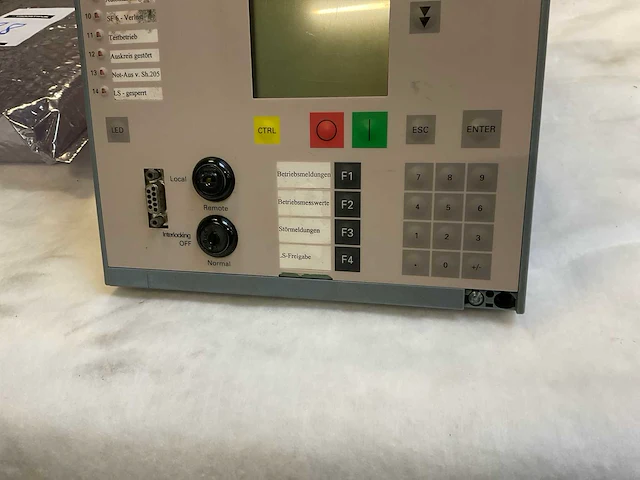 Siemens siprotec 7sj63 bedieningspaneel - afbeelding 3 van  9