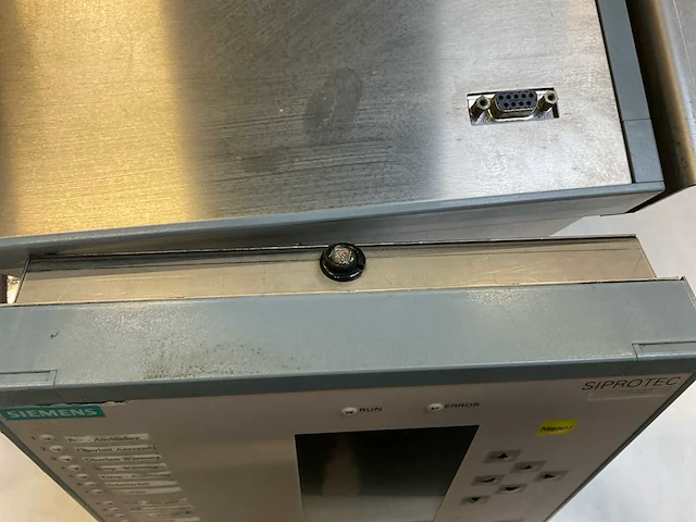 Siemens siprotec 7sj63 bedieningspaneel - afbeelding 4 van  9