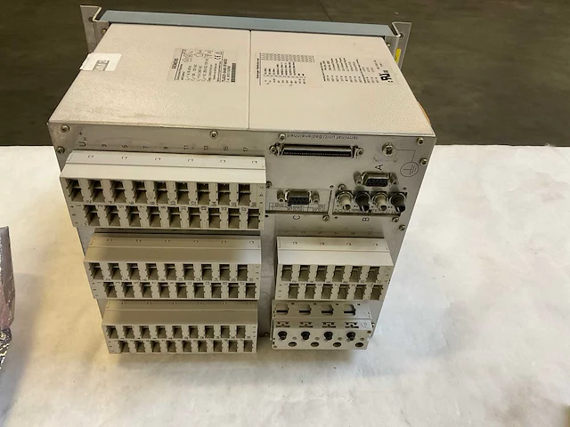 Siemens siprotec 7sj63 bedieningspaneel - afbeelding 8 van  9