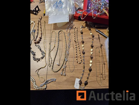 Sieraden, postzegels en verschillend