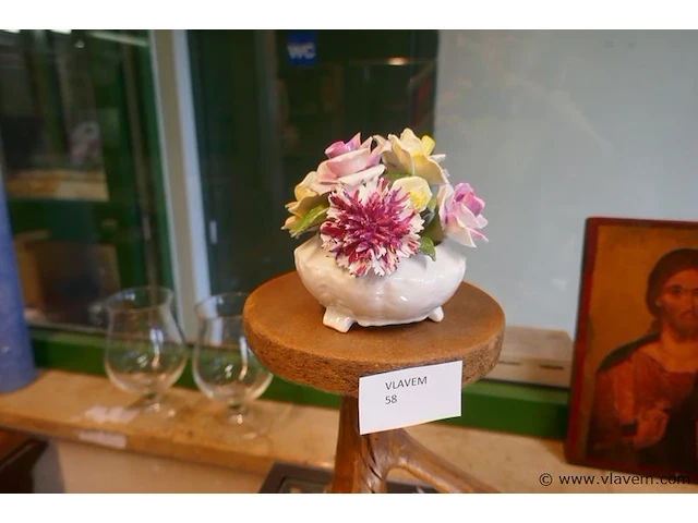 Sierbeedje met bloemen - afbeelding 1 van  2