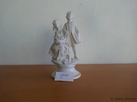 Sierbeeld in biscuit - afbeelding 1 van  2