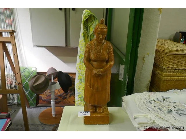 Sierbeeld in steen - afbeelding 1 van  1