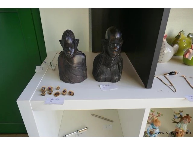 Sierbeelden in massief hout - afbeelding 1 van  1