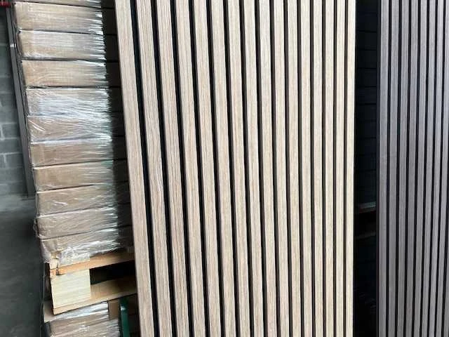 Sierstrip (10x) 3d akoestische wandpanelen bevroren walnoot 2700x325x21mm - afbeelding 4 van  9