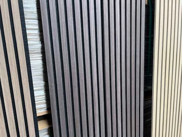 Sierstrip (10x) 3d akoestische wandpanelen ebbenhout eiken 2700x325x21mm - afbeelding 5 van  9