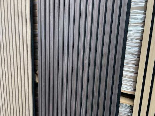 Sierstrip (10x) 3d akoestische wandpanelen ebbenhout eiken 2700x325x21mm - afbeelding 6 van  9