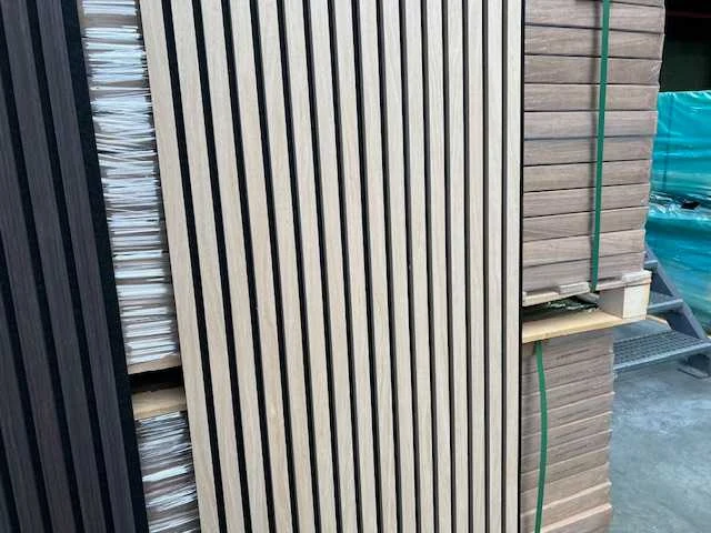 Sierstrip (10x) 3d akoestische wandpanelen ivoor eiken 2700x325x21mm - afbeelding 7 van  9