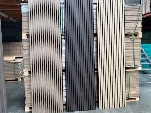 Sierstrip (36x) 3d akoestische wandpanelen bevroren walnoot 2700x325x21mm - afbeelding 1 van  9