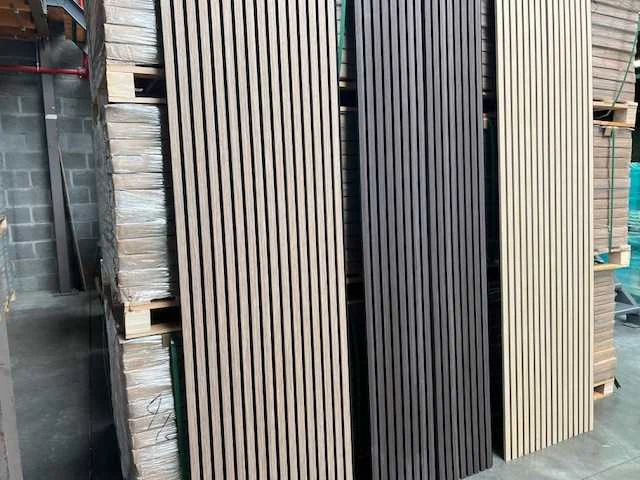 Sierstrip (36x) 3d akoestische wandpanelen bevroren walnoot 2700x325x21mm - afbeelding 5 van  9