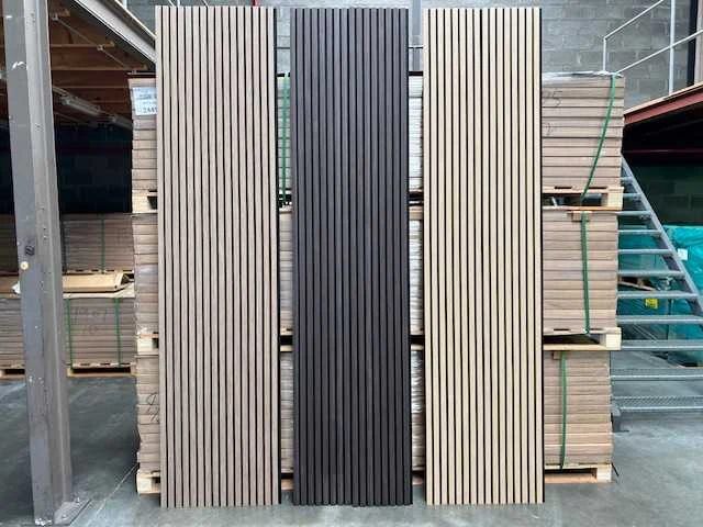 Sierstrip (36x) 3d akoestische wandpanelen bevroren walnoot 2700x325x21mm - afbeelding 9 van  9