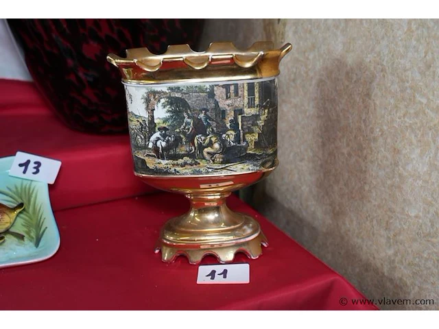 Siervaas in italiaans ssf porselein - afbeelding 1 van  1
