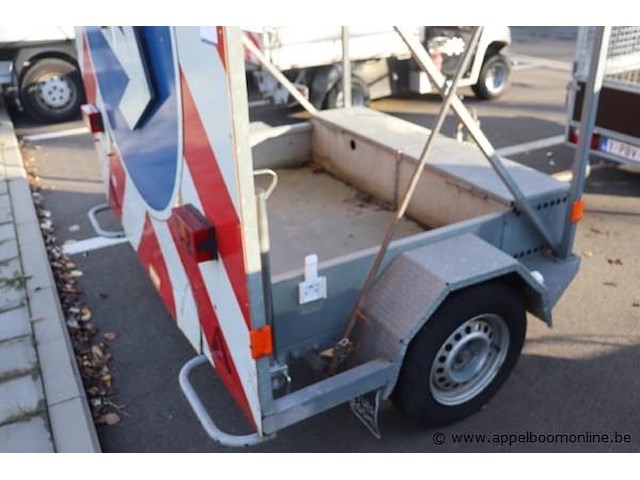 Signalisatie aanhangwagen stuer egghe - afbeelding 2 van  5