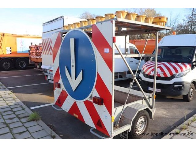 Signalisatie aanhangwagen stuer egghe - afbeelding 1 van  6
