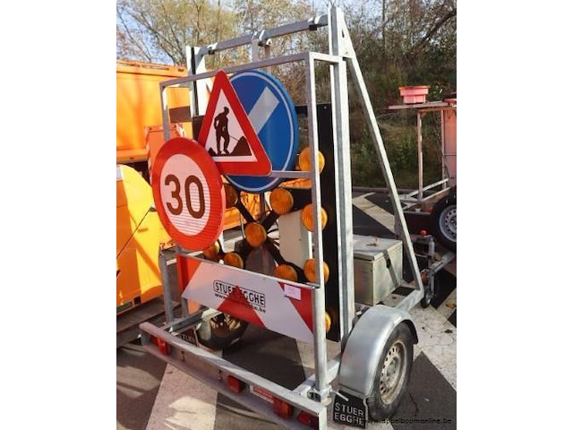 Signalisatie aanhangwagen stuer egghe - afbeelding 1 van  4