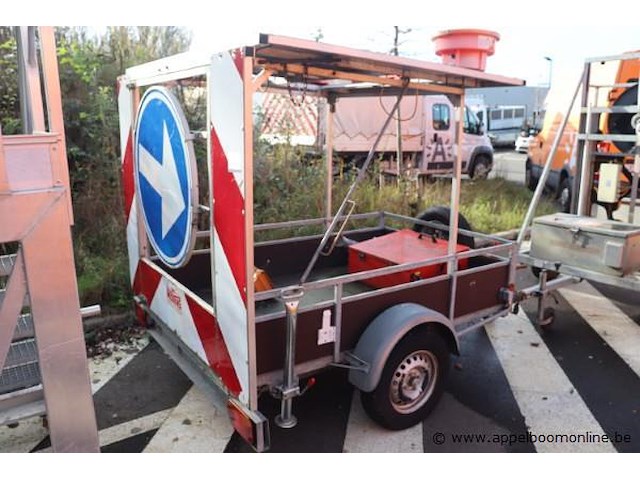 Signalisatie aanhangwagen stuer egghe - afbeelding 1 van  4