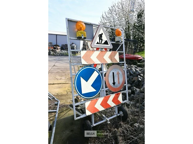 Signalisatie-aanhangwagen - afbeelding 1 van  7