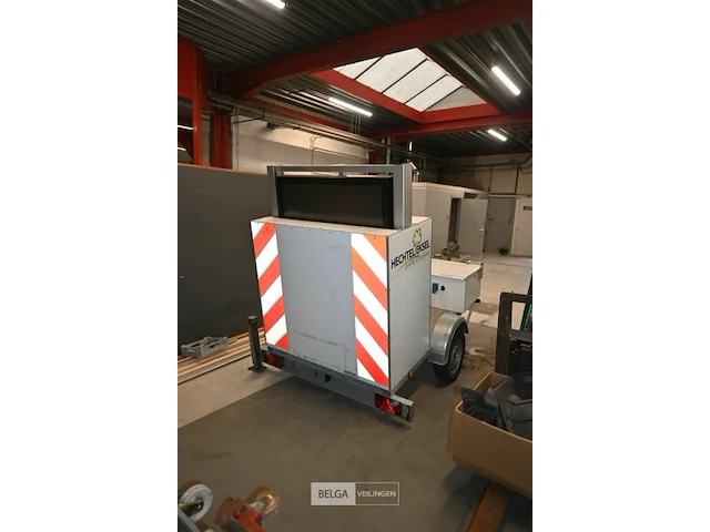 Signalisatie-aanhangwagen - afbeelding 3 van  8
