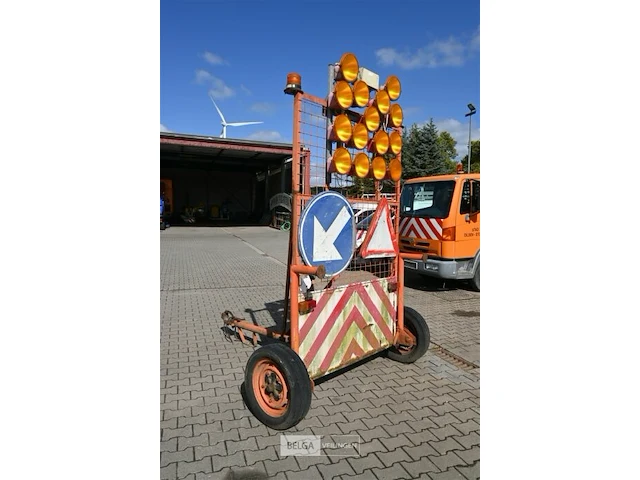 Signalisatie-aanhangwagen - afbeelding 2 van  7