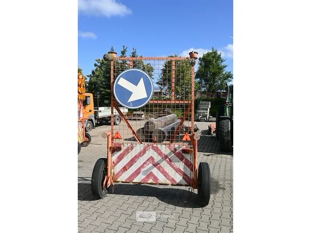 Signalisatie-aanhangwagen - afbeelding 2 van  7