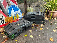 Signalisatie borden en 2 afzethekken - afbeelding 2 van  8