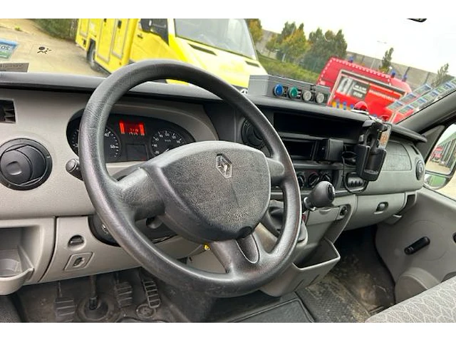 Signalisatiewagen l431 renault master - afbeelding 21 van  26