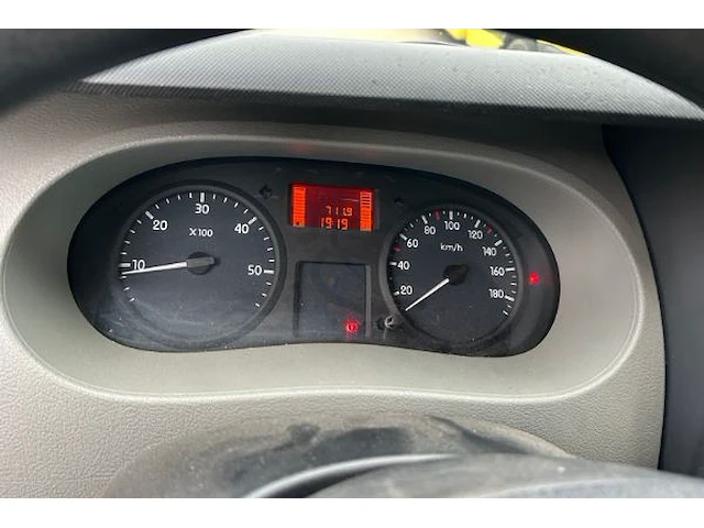 Signalisatiewagen l431 renault master - afbeelding 22 van  26