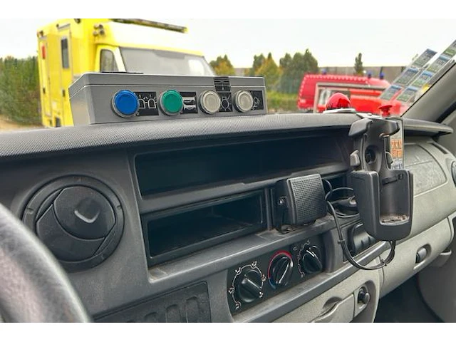 Signalisatiewagen l431 renault master - afbeelding 24 van  26