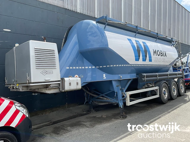 Silo oplegger bulktransport - afbeelding 1 van  11