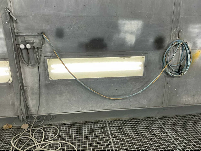 Sima indistruele spuitcabine installatie + rail systeem - afbeelding 2 van  21