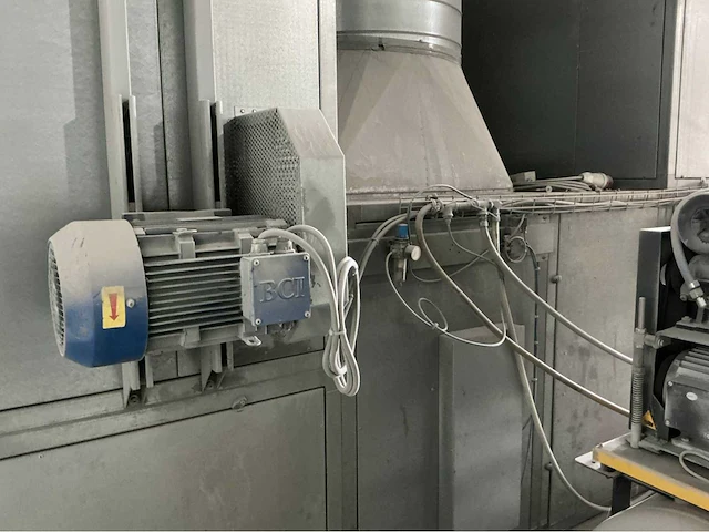 Sima indistruele spuitcabine installatie + rail systeem - afbeelding 8 van  21