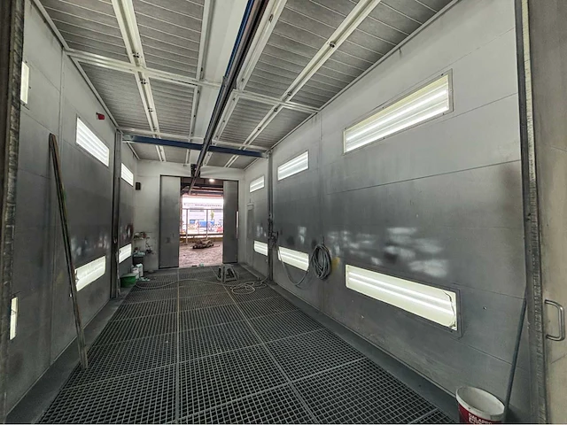 Sima indistruele spuitcabine installatie + rail systeem - afbeelding 15 van  21