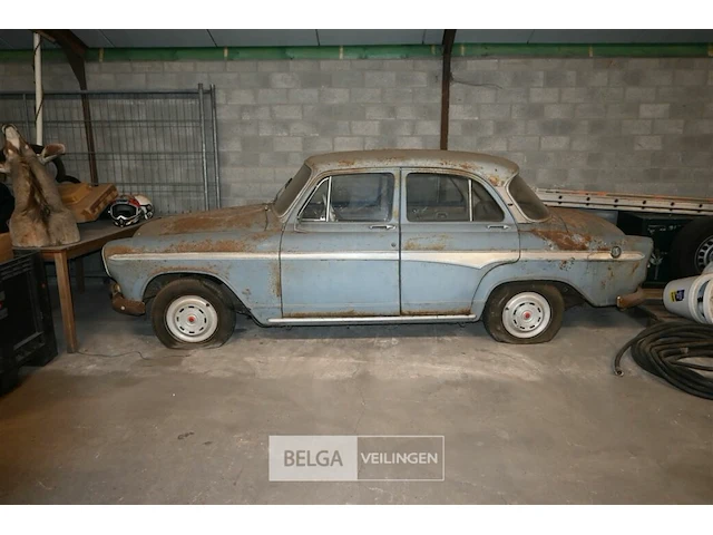 Simca aronde oldtimer - afbeelding 9 van  16