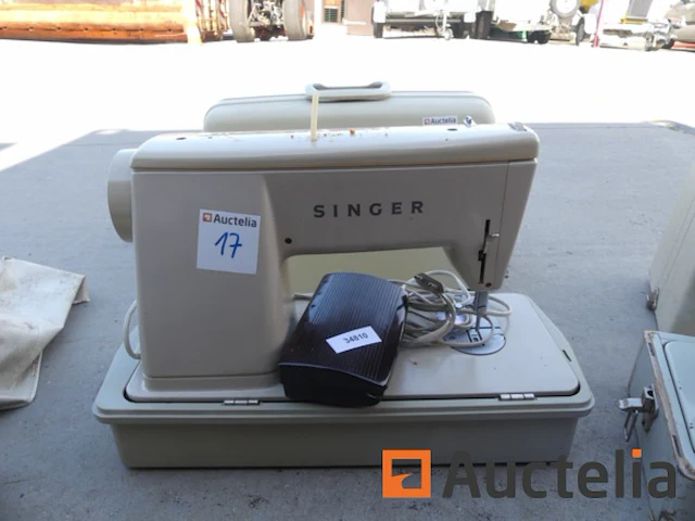 Singer naaimachine - afbeelding 1 van  3