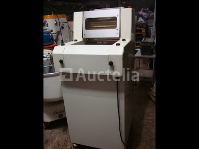 Sinmag brood verlengmachine - afbeelding 3 van  8